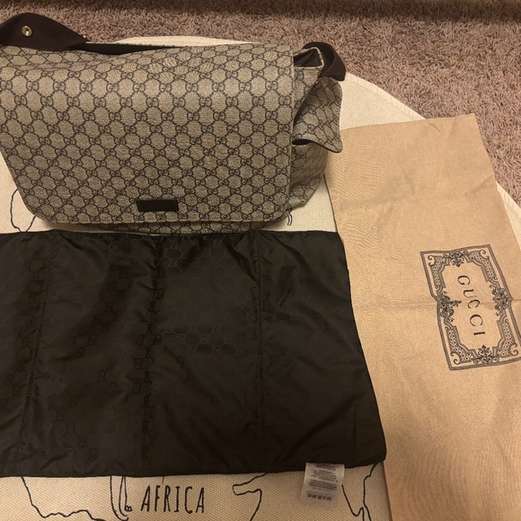 Diaper bag - Picture 1 of 12